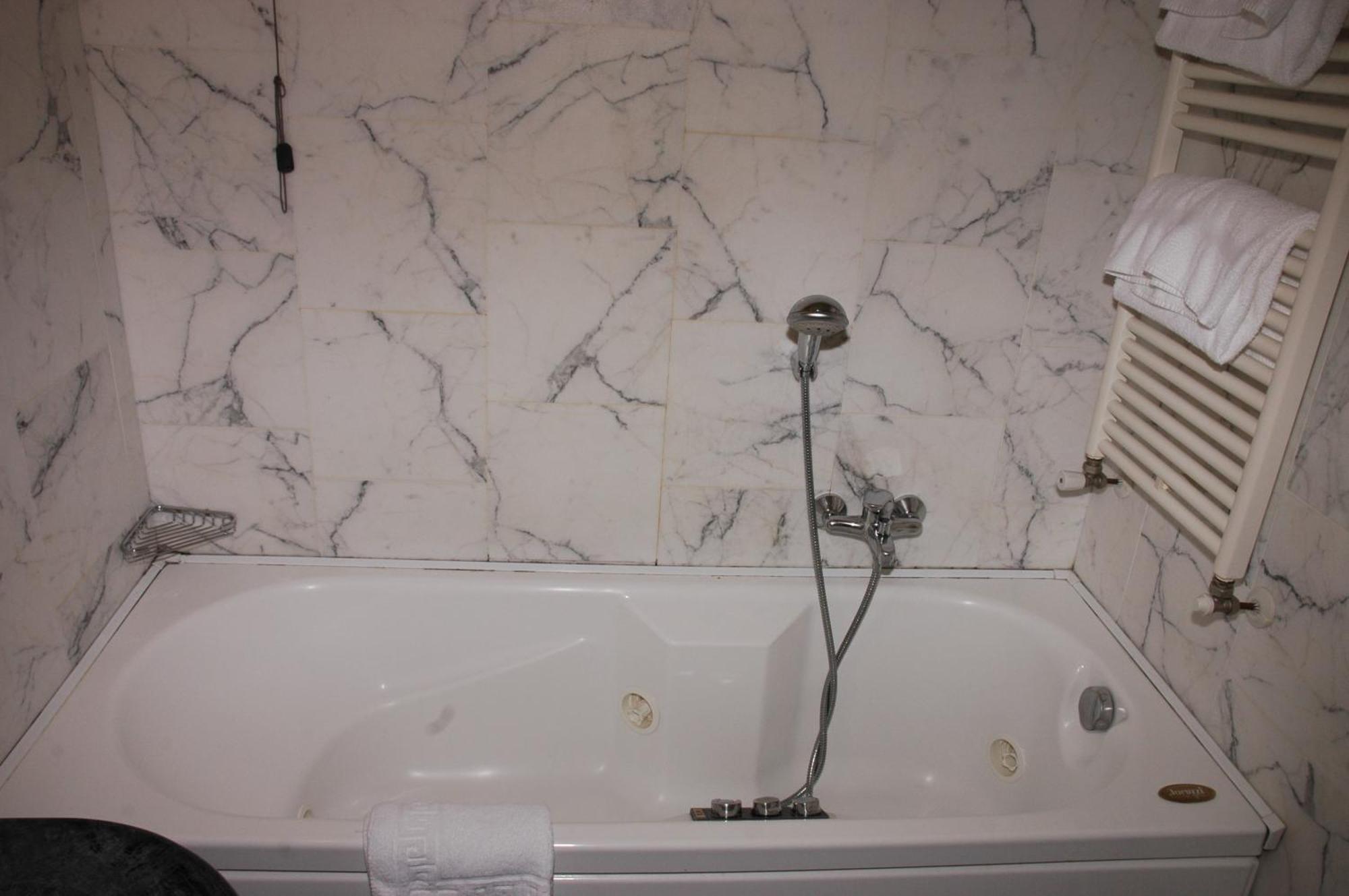 Hotel Michelangelo Palace & Spa テルニ 部屋 写真