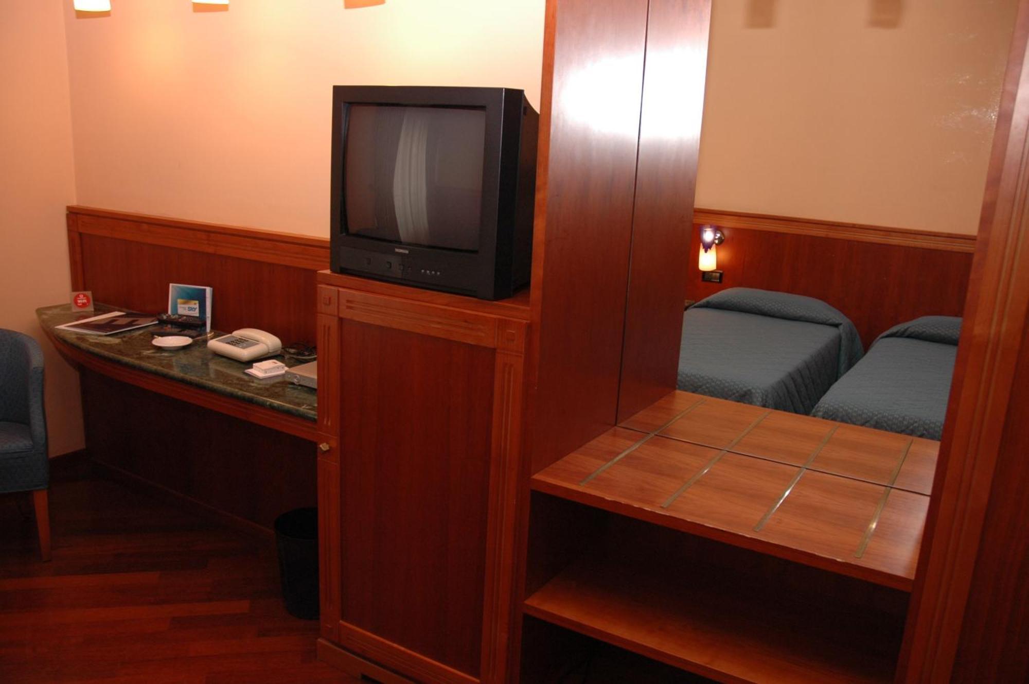 Hotel Michelangelo Palace & Spa テルニ 部屋 写真